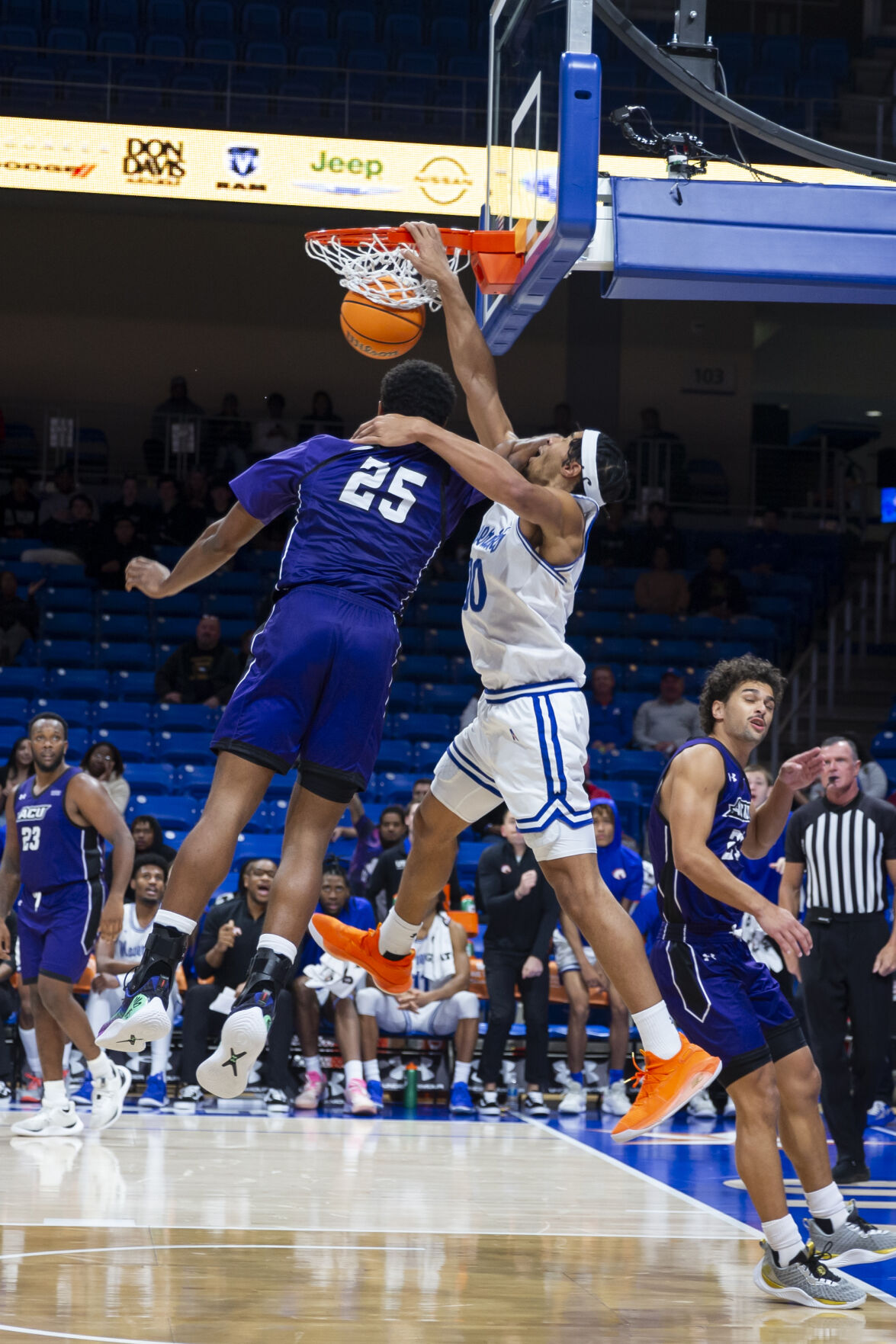 The men's basketball team cruised to victory against Abilene Christian University